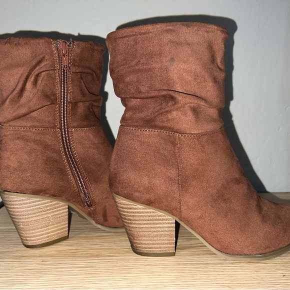 Slouchy Western Booties - Picture 2 of 7